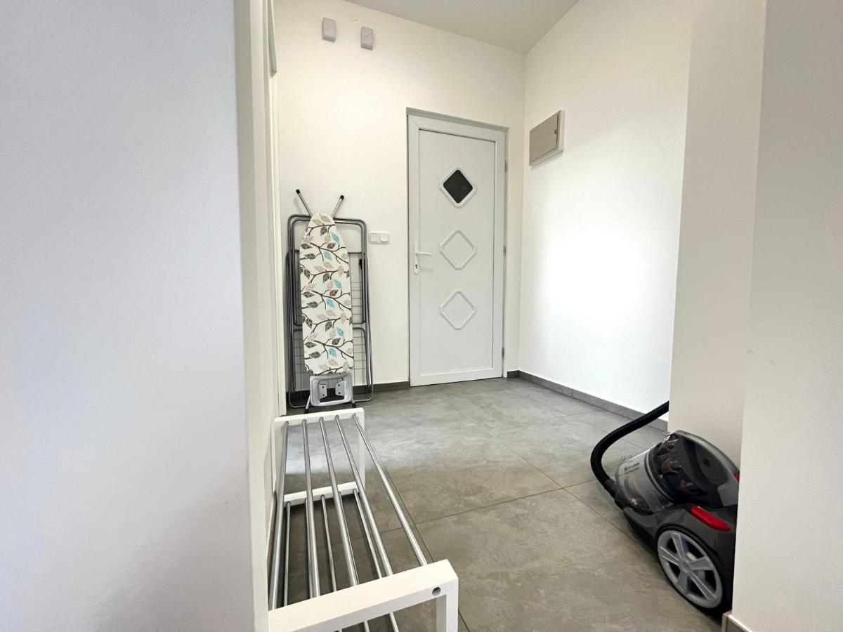 Studio-Apartments Fuer Monteure & Businessgaeste Zentral In 新明斯特 外观 照片