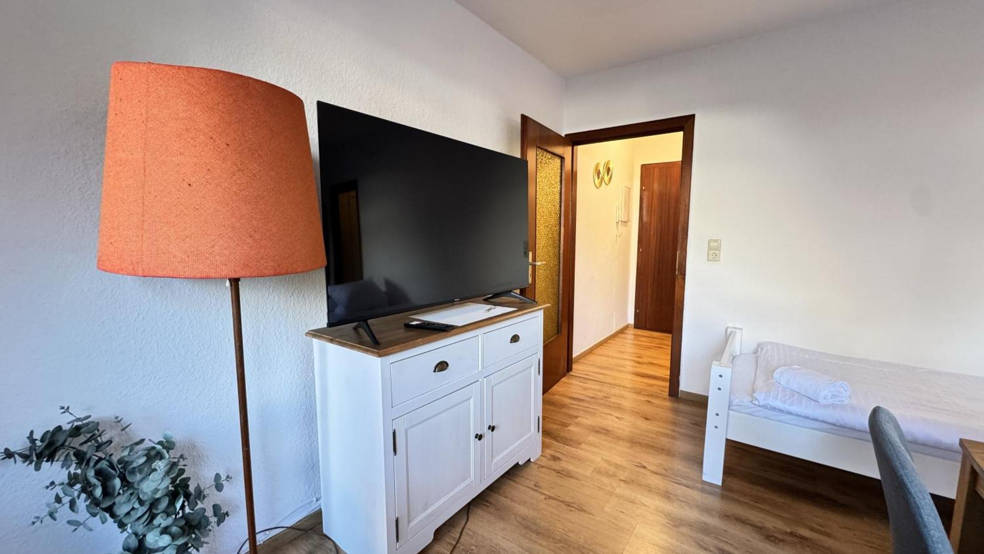 Studio-Apartments Fuer Monteure & Businessgaeste Zentral In 新明斯特 外观 照片